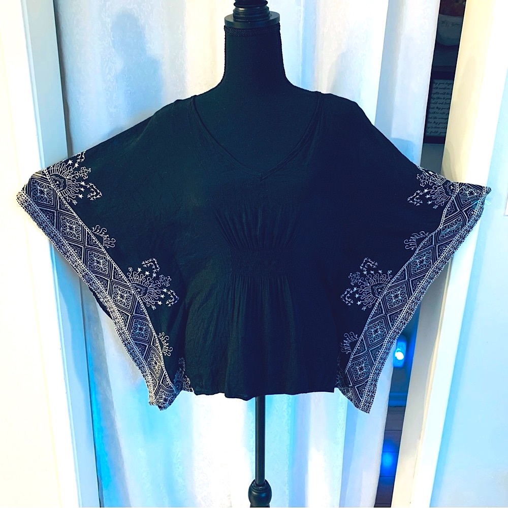 Embroidered Tunic Top Sz: S